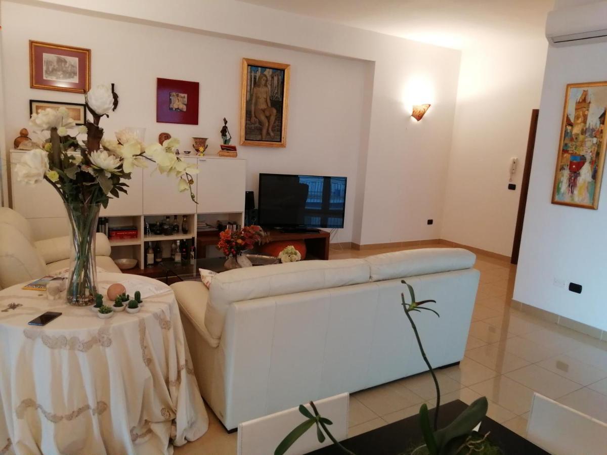Вилла Casa Lauretta - Terrazza - Garage Wifi E Bici Gratuite Лечче Экстерьер фото